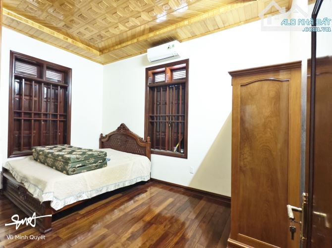 Bán căn biệt thự sát KĐT Vườn Hồng, Hải An, dt 352m2, nhà 2 tầng sân vườn tiểu cảnh đẹp