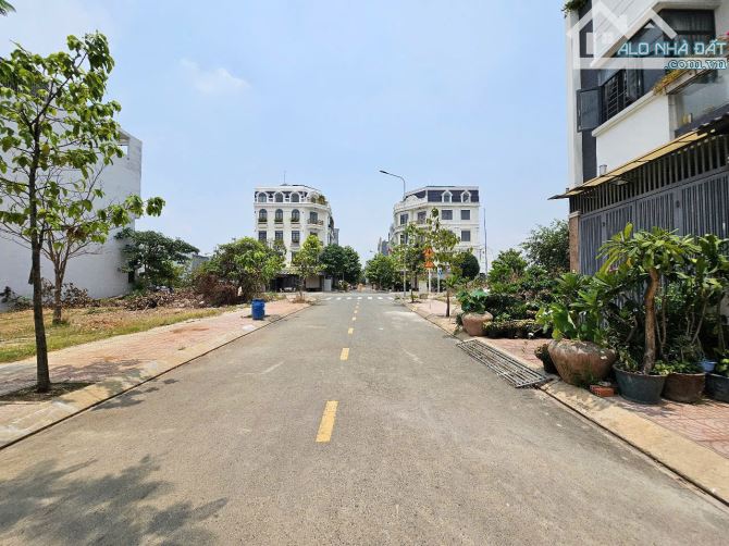Nhà phố KDC Phú Hồng Thịnh 6, phường Bình An, Tp Dĩ An. 7,2 tỷ - 10