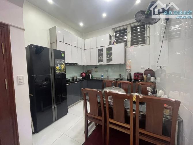 Quan Hoa, Cầu Giấy, dân xây, 2 thoáng, 40m2 - 4t - mt 3.5m - nhỉnh 8 tỷ - 1
