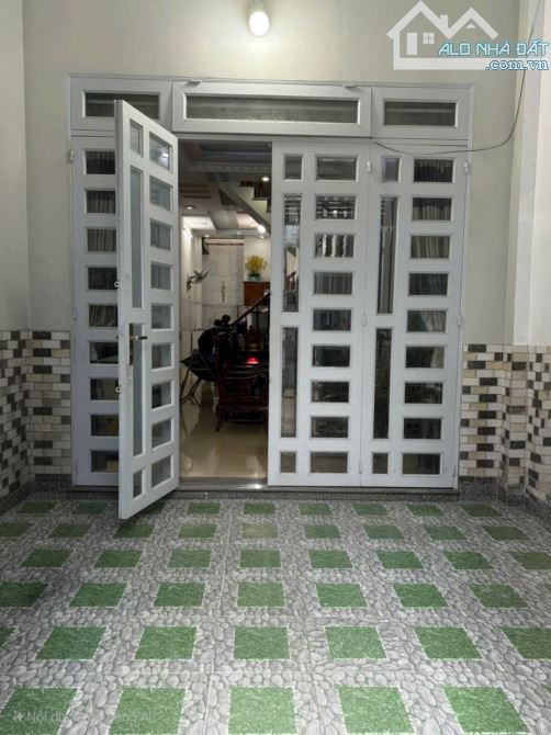 Ngay CVPM Quang Trung - hẻm 5m - 4x16m - 3 tầng - 4PN, 4WC - 1