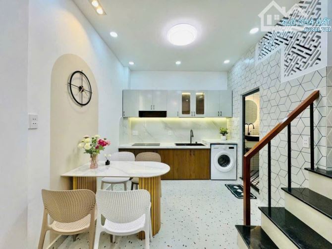 Nhà 5 Tầng BTCT, 40m2, Nhiêu Tứ, Phú Nhuận, hẻm 3m, nhỉnh 7 tỷ (TL) - 1