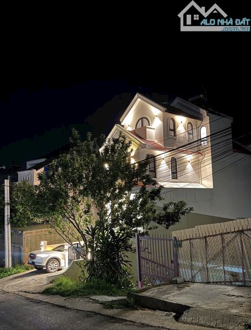 🏡NHÀ PHỐ ĐẸP 2 MẶT TIỀN CHỈ HƠN 10 Tỷ , DT: 103m2 (5x21m) KQH Ngô Quyền,p6,Đà Lạt - 1