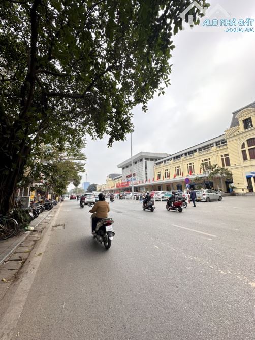 BÁN NHÀ MẶT PHỐ LÊ DUẨN MẶT TIỀN RỘNG - VỈA HÈ KINH DOANH - NỞ HẬU ĐẸP - GIẢM CHÀO 1 TỶ - 1