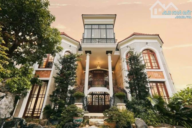 🌈 SIÊU BIỆT THỰ trung tâm phố biển Mỹ Khê - Khu Hồ Xuân Hương - Gần resort Furama - Gọi B - 1
