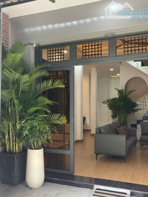 🏡🏡NGAY CHỢ 339 PHƯỚC LONG B - NHÀ ĐẸP 3 TẦNG 70 M² NGANG KHỦNG 6 M DÀI 12 M💥NỞ HẬU. - 1