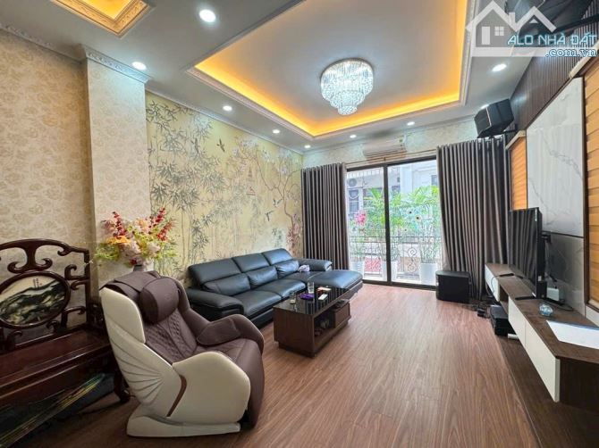 SỐC‼️ NHÀ ĐẸP LÔ GÓC – THANG MÁY – GARA – FULL NỘI THẤT NHẬP KHẨU Hồng Tiến – Bồ Đề - 1