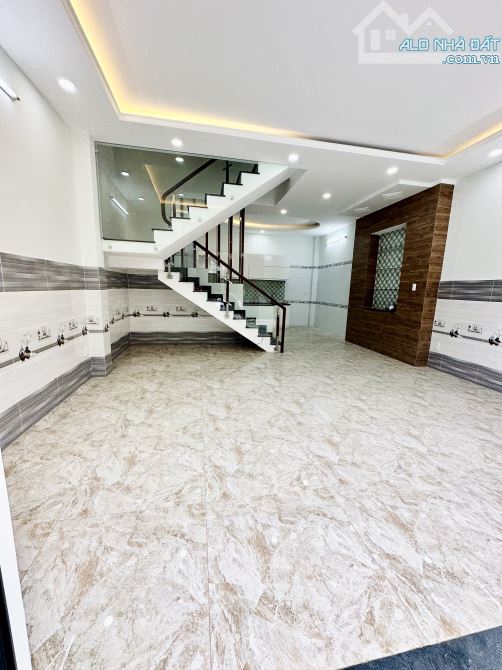 BÌNH TÂN-SIÊU PHẨM - NHÀ ĐẸP NGAY HƯƠNG LỘ 2 – Ô TÔ ĐỖ CỬA – CHỈ NHỈNH 6 TỶ. - 1
