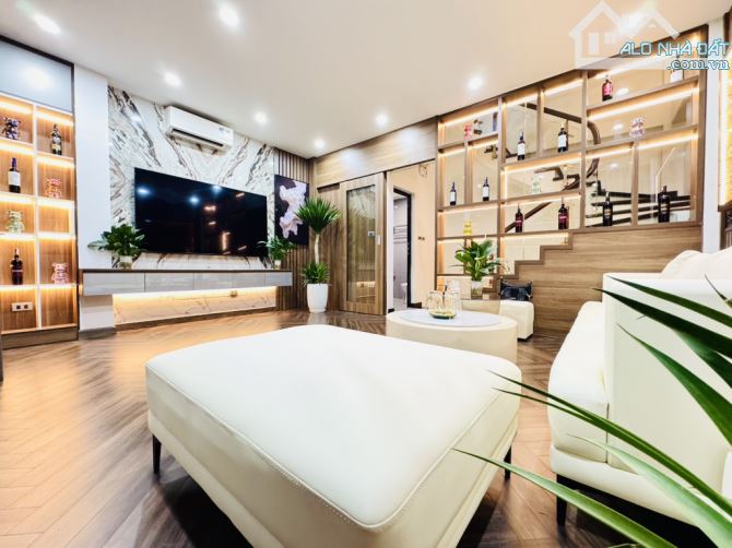 Ô TO VÀO NHÀ, HOÀNG VĂN THÁI, THANH XUÂN