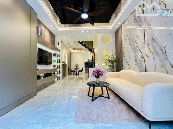 Cần bán căn nhà 2TY750 còn TL ở Trần Quang Diệu, phường 14, quận 3 1 trệt 2 lầu, 3PN 3WC S - 2