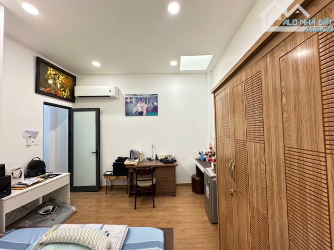✈️✈️NGAY EMART - HẺM XE HƠI 7 CHỖ - NHÀ THIẾT KẾ 2 TẦNG NHÀ ĐẸP - NGANG 4.2X13 - DTCN 58M2 - 2