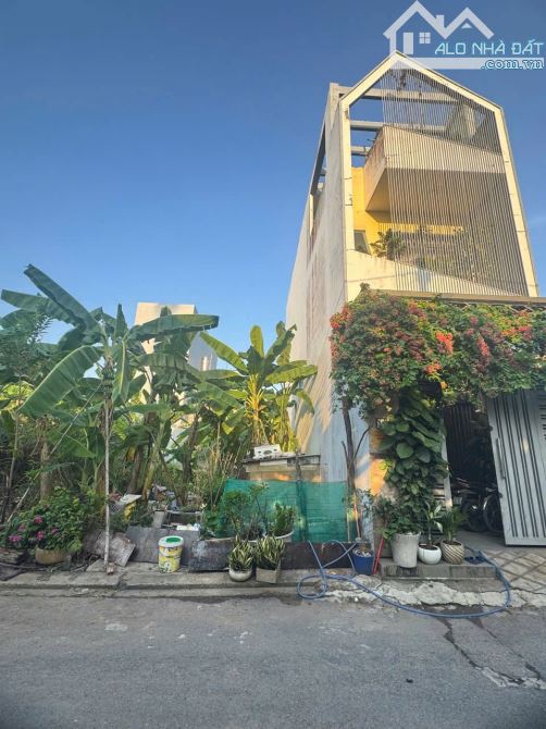 Bán đất hẻm 47 Trường Lưu- Long Trường- Q9 - DT : 68m2( 4x17m)- hướng Tây Nam. - 2
