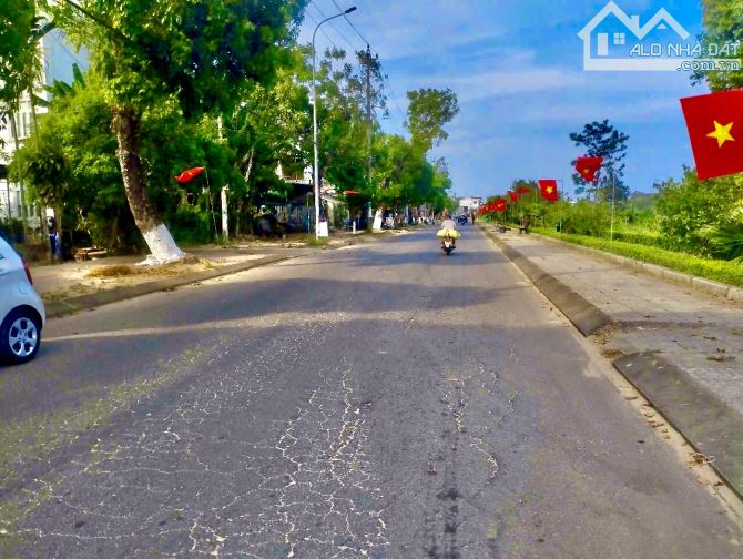 BIỆT THỰ VEN SÔNG TRÀ GẦN CẦU THẠCH BÍCH KHU SOI ĐÔNG DƯƠNG TP QUẢNG NGÃI - 2