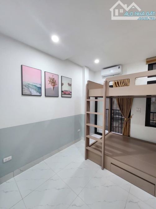 Tòa chung cư mini Ngã Tư Sở, 12 phòng, 7 tầng thang máy, DT 7%/năm - 2