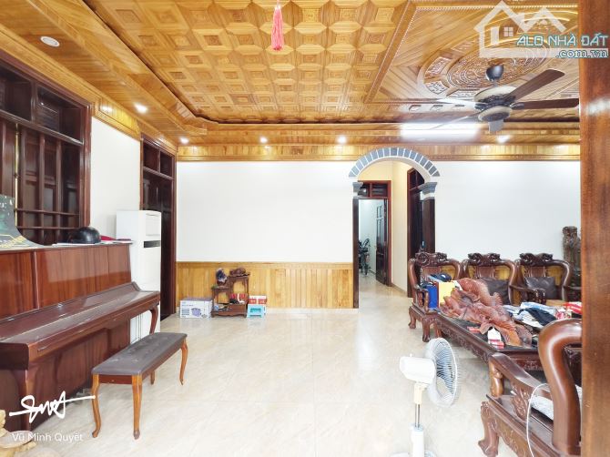 Bán căn biệt thự sát KĐT Vườn Hồng, Hải An, dt 352m2, nhà 2 tầng sân vườn tiểu cảnh đẹp - 1