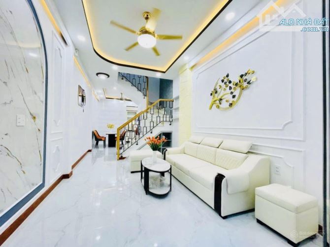 🏡 Bán nhà Ngô Gia Tự, Q.10, mới full nội thất, 8.x tỷ! - 2