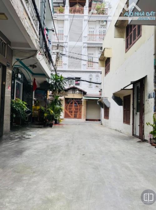 🏡 Bán nhà mới 3/2, Q.10, hẻm 5m, 8.x tỷ! - 2