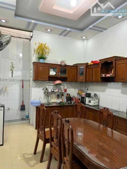 Ngay CVPM Quang Trung - hẻm 5m - 4x16m - 3 tầng - 4PN, 4WC - 3