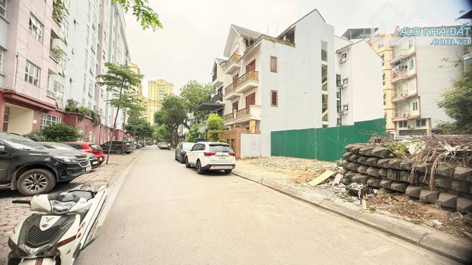 💥CHÍNH CHỦ BÁN GẤP ĐẤT BIỆT THỰ KĐT MỄ TRÌ THƯỢNG - GẦN BỘ NGOẠI GIAO. 108m2 - 28,5 TỶ. - 3