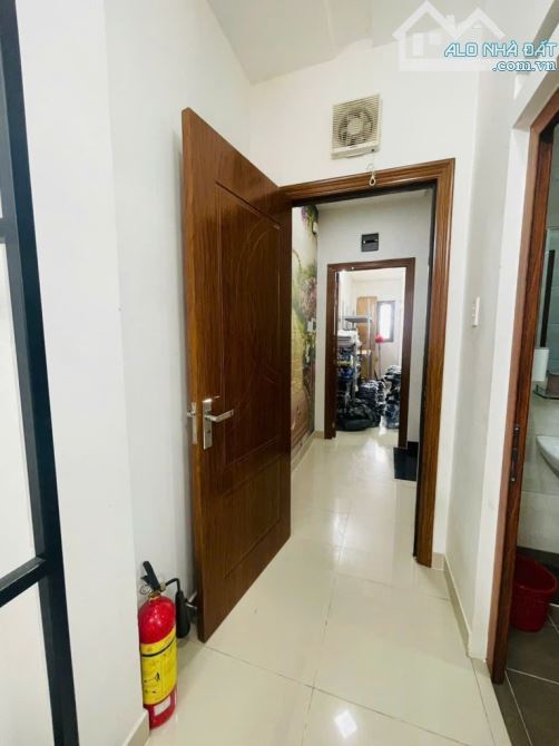 NHÀ ĐẸP - HẺM TO - KHU VÍP LÊ VĂN QUỚI. BÌNH TÂN- DT: 4.5X20 - 4 TẦNG - 6PN - WC - PHÙ HỢP - 3