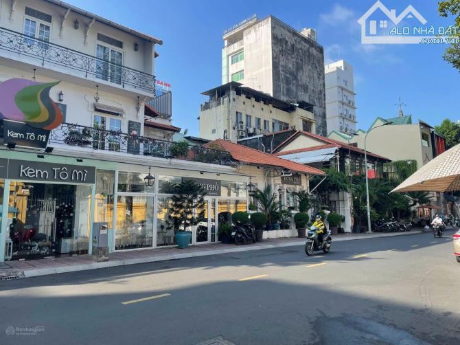 VIP - BIỆT THỰ 6B HỒ XUÂN HƯƠNG, Q3 - MẶT TIỀN 8,1M X 32M - KINH DOANH TỰ DO - 3