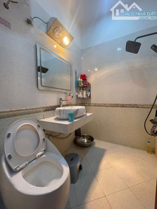 Quan Hoa, Cầu Giấy, dân xây, 2 thoáng, 40m2 - 4t - mt 3.5m - nhỉnh 8 tỷ - 4