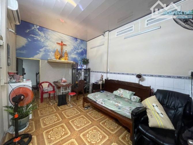 Nhà bán: đường Lê Hồng phong . Q10. DTSD 44,6m2. 2 tầng. giá 8,1 tỷ - 4