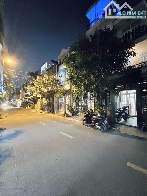 Căn góc 3 tầng. Mặt tiền đường nhựa 12m. Kinh doanh đỉnh. 5x14 70m2. Hơn 7 tỷ - 4