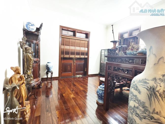 Bán căn biệt thự sát KĐT Vườn Hồng, Hải An, dt 352m2, nhà 2 tầng sân vườn tiểu cảnh đẹp - 2