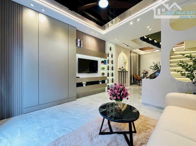 Cần bán căn nhà 2TY750 còn TL ở Trần Quang Diệu, phường 14, quận 3 1 trệt 2 lầu, 3PN 3WC S - 5