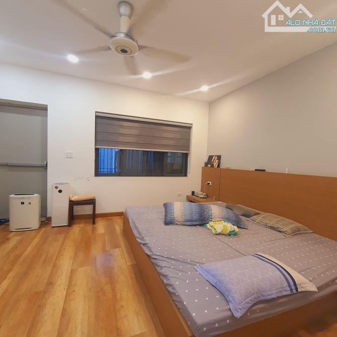 Bán Biệt Thự 40 Xuân La- Phân Lô Thang máy Ô tô Tránh, KD 90m2 MT 5m chỉ 33 Tỷ - 5