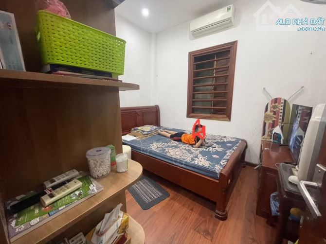 Quan Hoa, Cầu Giấy, dân xây, 2 thoáng, 40m2 - 4t - mt 3.5m - nhỉnh 8 tỷ - 6