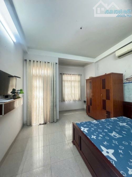 Phan Văn Hớn - hẻm oto 5m - 4x20m - 2 tầng - chỉ 5,x đồng - 6