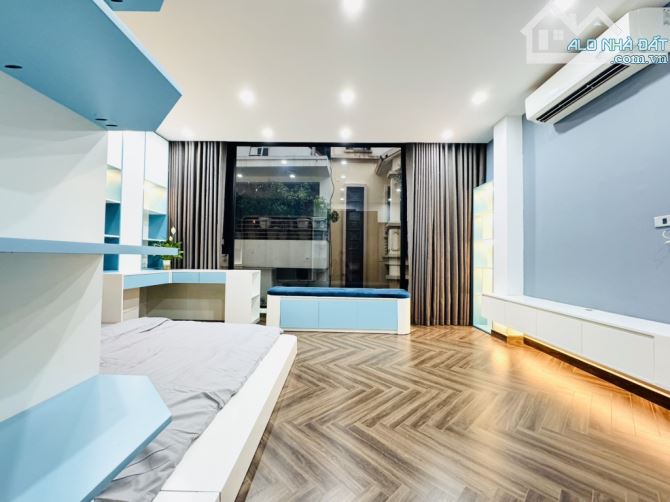 Ô TO VÀO NHÀ, HOÀNG VĂN THÁI, THANH XUÂN