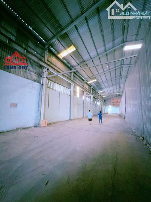 Cho thuê xưởng 800m2 mặt tiền  QL 1A gần ngã tư amata - 7