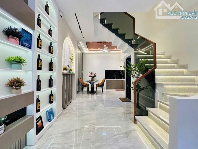 Cần bán căn nhà 2TY750 còn TL ở Trần Quang Diệu, phường 14, quận 3 1 trệt 2 lầu, 3PN 3WC S - 7