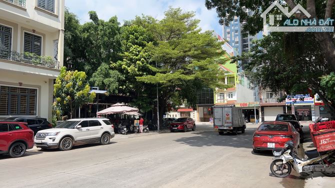 Giá 15 tỷ, 200m2(10X20) Căn góc 2 mặt tiền kinh doanh, N3 Thống Nhất Dĩ An BD - 8