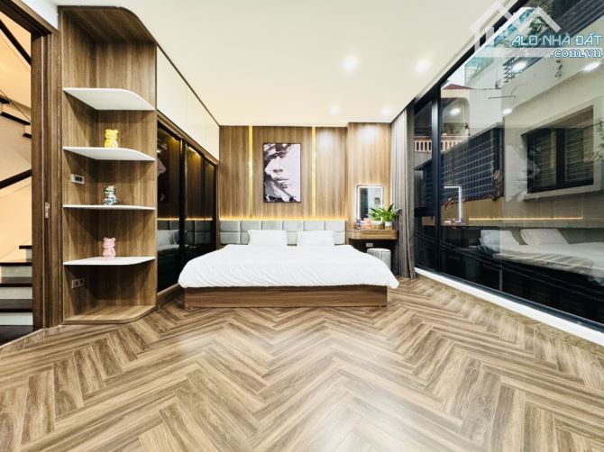 Ô TO VÀO NHÀ, HOÀNG VĂN THÁI, THANH XUÂN