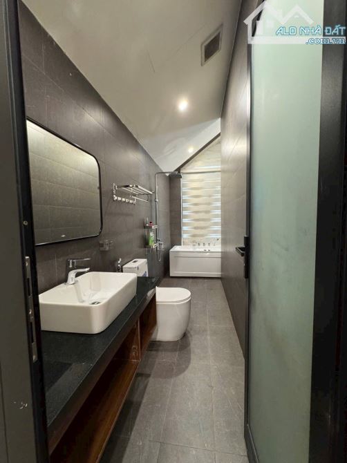 🏡NHÀ PHỐ ĐẸP 2 MẶT TIỀN CHỈ HƠN 10 Tỷ , DT: 103m2 (5x21m) KQH Ngô Quyền,p6,Đà Lạt - 9