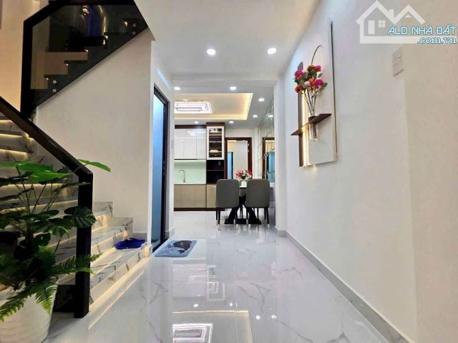 BÁN NHÀ MỚI ĐẸP LUNG LINH ĐƯỜNG BÙI VĂN BA ,Q7