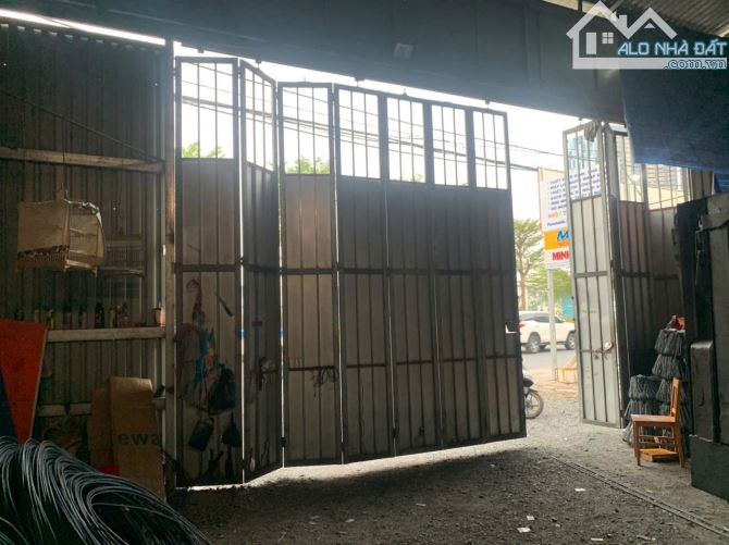 cần bán nhà mặt tiền đào trí 10x22 đường 20m giá 27 tỷ