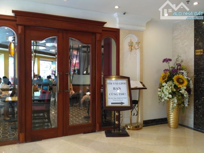 Bán khách sạn mặt phố Hàng Than DT 160m2 x 12 tầng MT 19m, Giá 150 tỷ