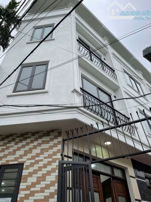 Cho Thuê Nhà Cự khối Long Biên 7  triệu 45 m, 3 tầng 2 PN full NT, gần Ô TÔ, nhà đẹp