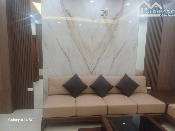 NHÀ MỚI LẠC LONG QUÂN-THANG MÁY-GẦN Ô TÔ-54m2