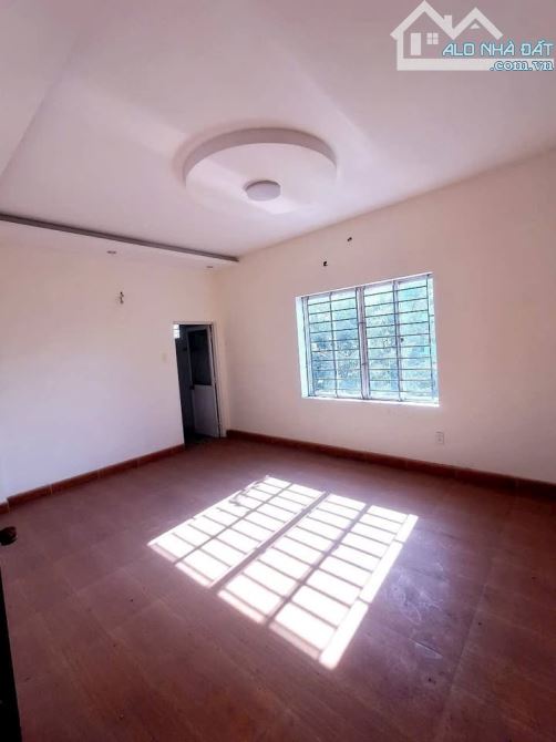 Chủ cần tiền giải quyết công việc cần bán gấp nhà 1 trệt 2 lầu Bình Đa gần KDC An Bình.