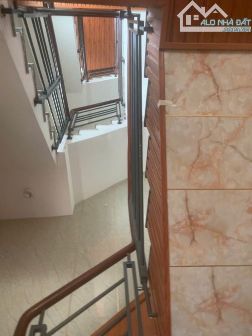 HXT 8M.80m2. 4 tầng. đường Bình Thành.BHHB. Bình Tân. 6.2T