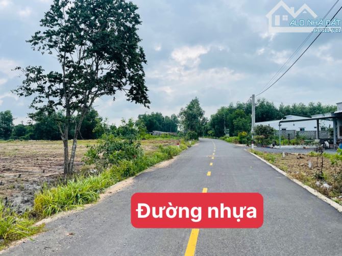 BÁN LÔ ĐẤT VƯỜN - ĐÃ VÂY RÀO KIÊN CỐ , NGANG 17M SÂU 54M VUÔNG ĐẸP - HUYỆN LONG ĐẤT