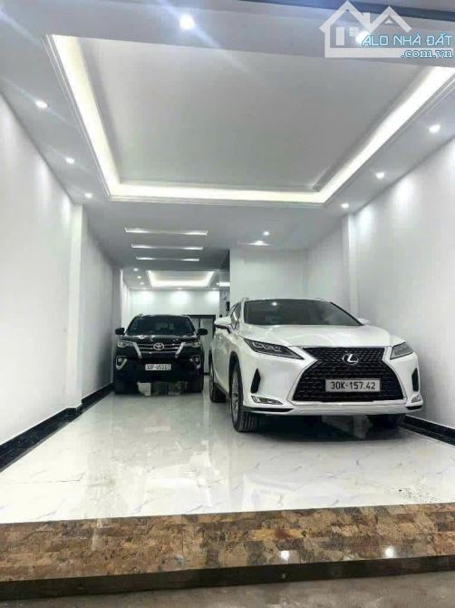 SIÊU PHẨM - HIẾM NHÀ BÁN - ĐƯỜNG CẦU GIẤY - 45M2 - Ô TÔ DỪNG ĐỖ - GIÁ 11 TỶ HƠN
