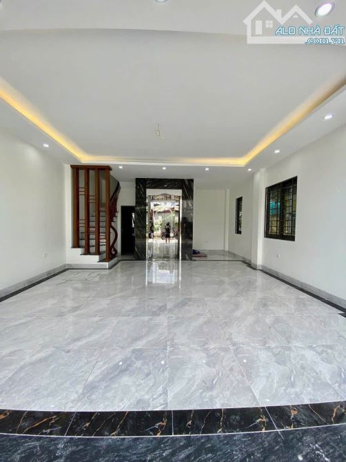 SIÊU PHẨM - HIẾM NHÀ BÁN - ĐƯỜNG CẦU GIẤY - 45M2 - Ô TÔ DỪNG ĐỖ - GIÁ 11 TỶ HƠN - 3