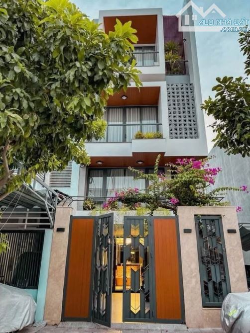 GIẢM NGAY 300 TRIỆU CHO CĂN NHÀ NẰM NGAY TRÊN MẶT TIỀN TRẦN BÌNH TRỌNG, QUẬN 5 - GIÁ: 4.05
