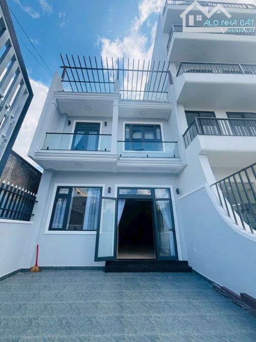 Vị Trí Đắc Địa, Cạnh học Viện Lục Quân, Vừa ở vừa kinh doanh tốt.